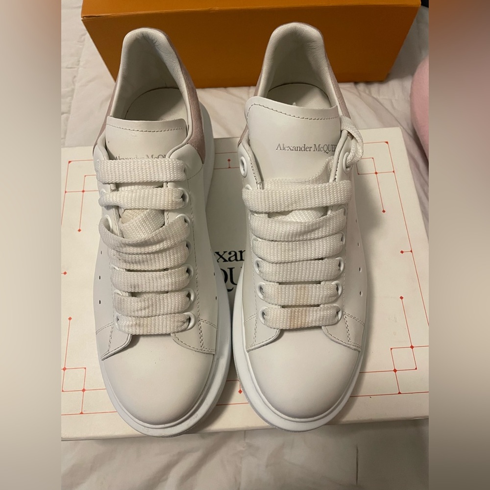 Alexander McQueen Oversized Sneaker in Patchouli